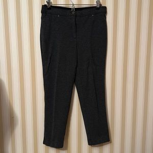 Chico’s Ponte Faux Pocket crop Pants in Dark gray Heather, size 00 Short